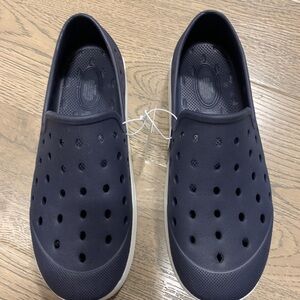 Waterproof rubber water shoes Slip-On Shoes 3/4 youth juniors NWT